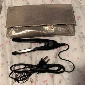 Mini hair straightener